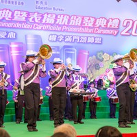 嗇色園聯校步操樂團表演