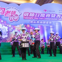 嗇色園聯校步操樂團表演