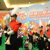 嗇色園聯校步操樂團表演